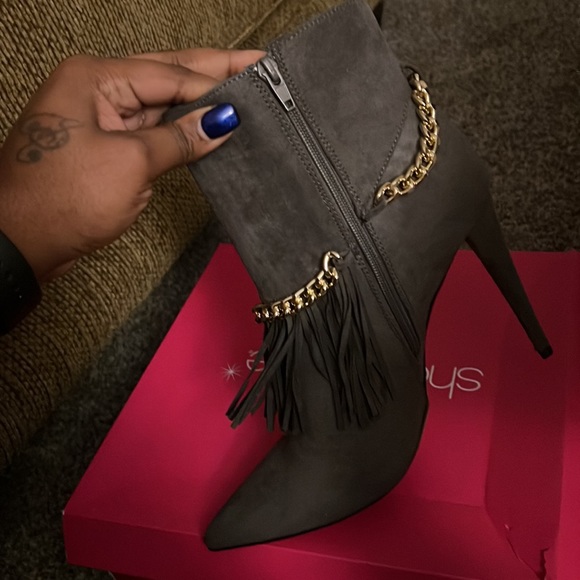 ShoeDazzle Gray Boot w/ Chains - Picture 3 of 5